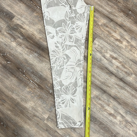 Nina Kindosa Paris Women Pull On Chali Pants Size M? Tropical Camo Print Neutral - Picture 12 of 16
